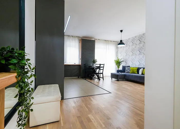 Sara - Stylish With Balcony Near Piata Obor Apartment *