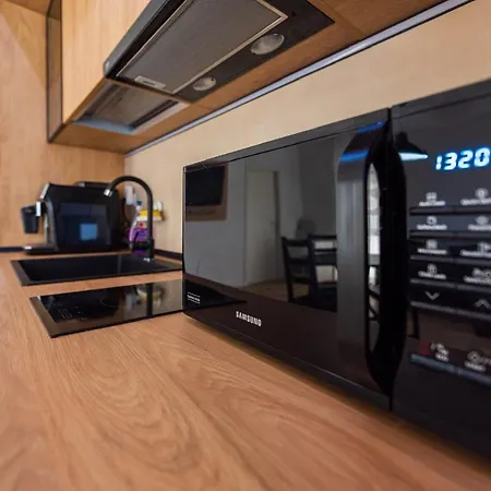 Sara - Stylish With Balcony Near Piata Obor