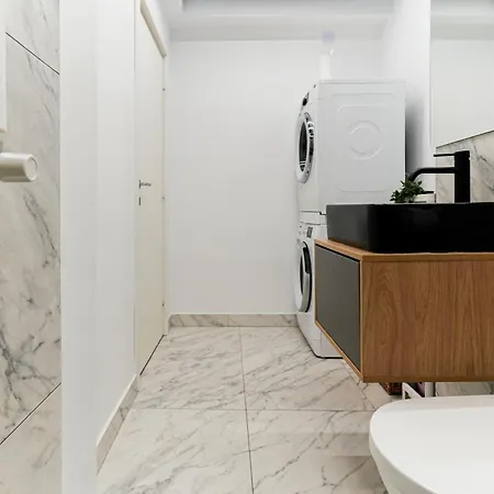 Sara - Stylish With Balcony Near Piata Obor * Bukarest