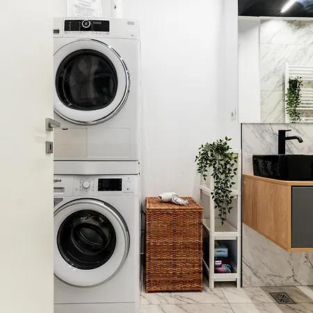 Sara - Stylish With Balcony Near Piata Obor * Bukarest