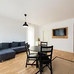 Sara - Stylish With Balcony Near Piata Obor Apartamento