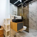 דירה Sara - Stylish With Balcony Near Piata Obor בוקרשט