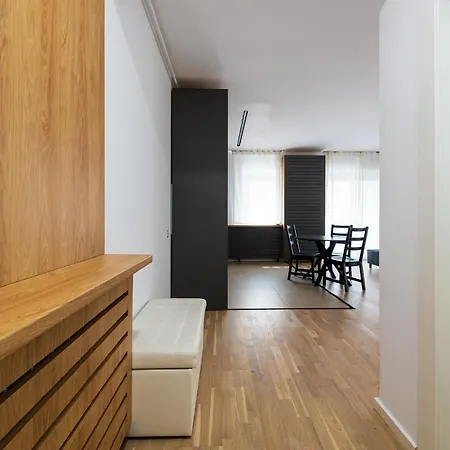 Sara - Stylish With Balcony Near Piata Obor