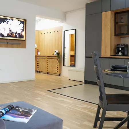 דירה Sara - Stylish With Balcony Near Piata Obor *