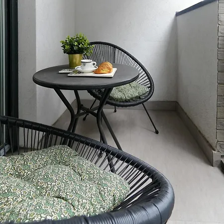 Sara - Stylish With Balcony Near Piata Obor Appartement Bucarest