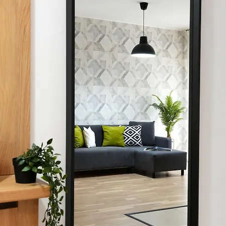 Sara - Stylish With Balcony Near Piata Obor