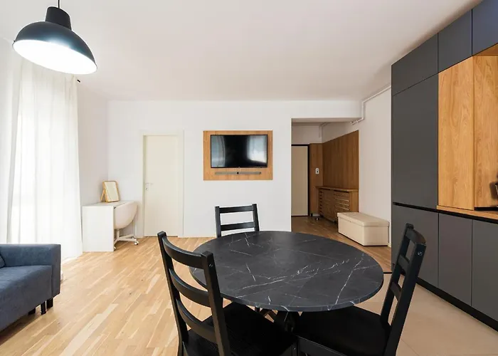 Sara - Stylish With Balcony Near Piata Obor *