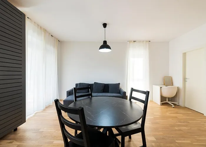 Sara - Stylish With Balcony Near Piata Obor בוקרשט