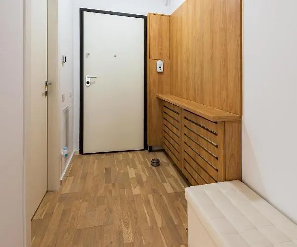 דירה Sara - Stylish With Balcony Near Piata Obor *