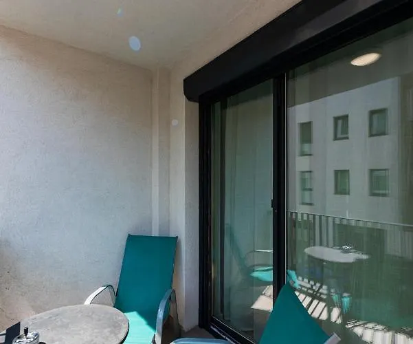 Sara - Stylish With Balcony Near Piata Obor