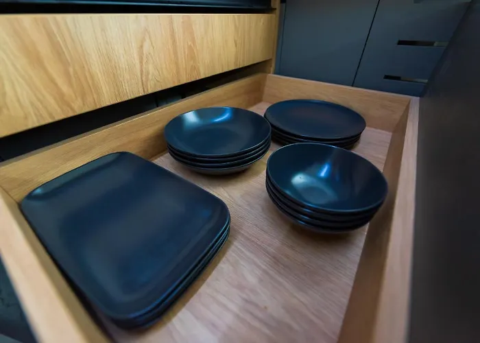 Sara - Stylish With Balcony Near Piata Obor *