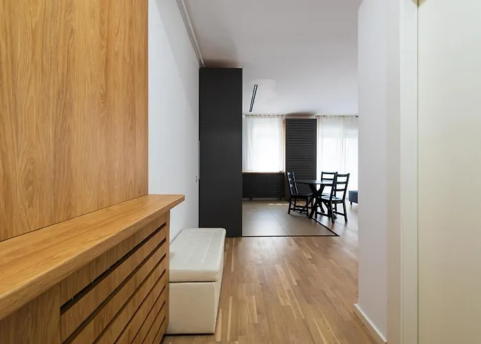 Sara - Stylish With Balcony Near Piata Obor