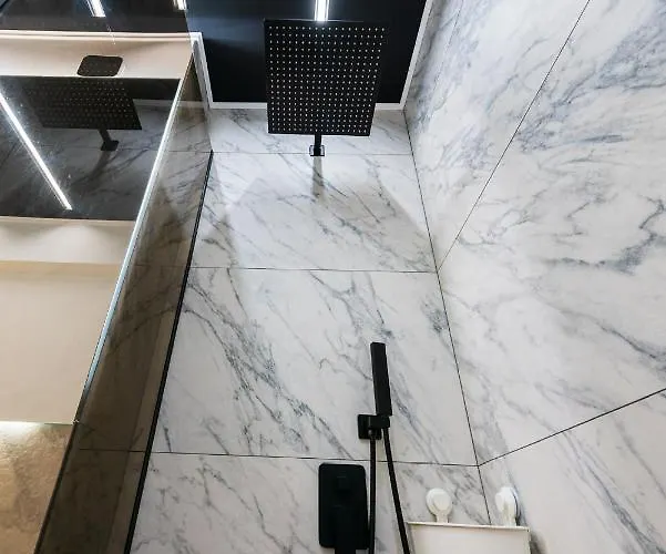 Sara - Stylish With Balcony Near Piata Obor * Bukarest