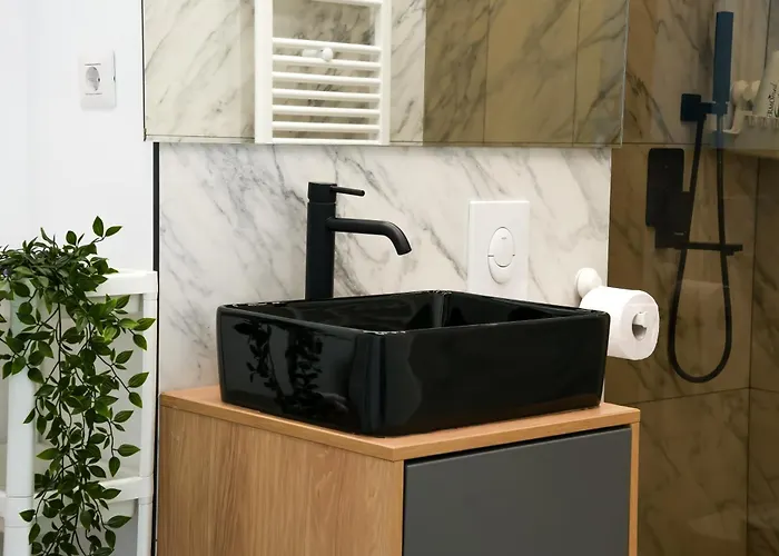 Sara - Stylish With Balcony Near Piata Obor Boekarest