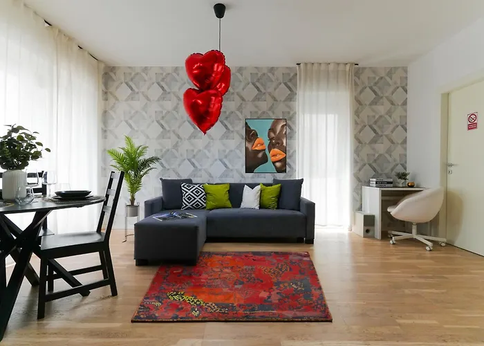 Apartment Sara - Stylish With Balcony Near Piata Obor