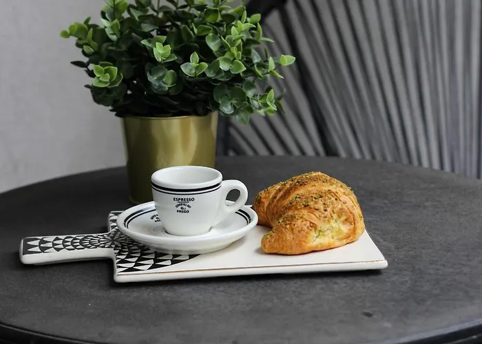 Sara - Stylish With Balcony Near Piata Obor Apartman *