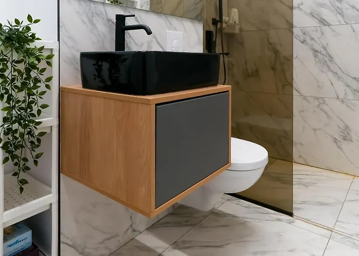 Sara - Stylish With Balcony Near Piata Obor *