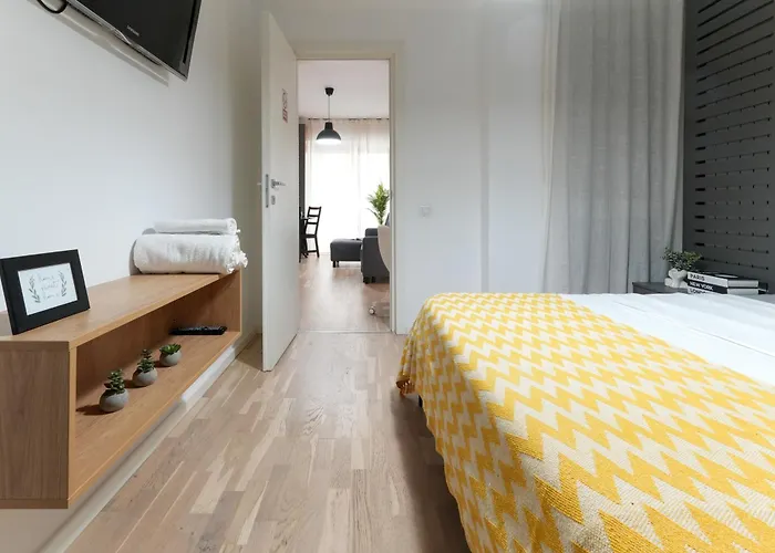 Sara - Stylish With Balcony Near Piata Obor Boekarest