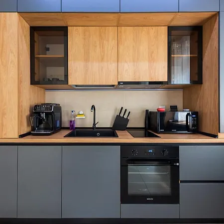 Sara - Stylish With Balcony Near Piata Obor