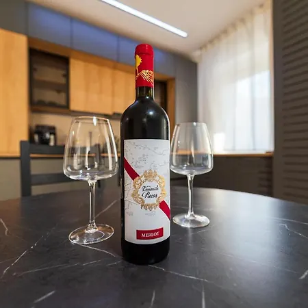 Sara - Stylish With Balcony Near Piata Obor Daire Bükreş