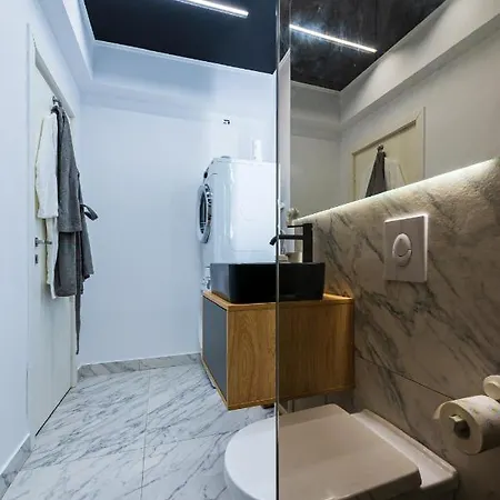 Sara - Stylish With Balcony Near Piata Obor Bükreş