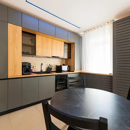 Daire Sara - Stylish With Balcony Near Piata Obor *