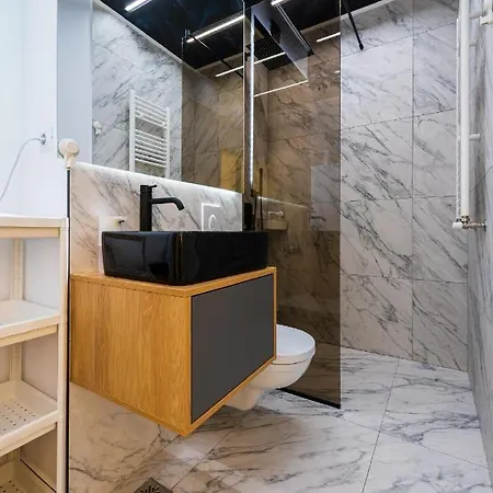 Sara - Stylish With Balcony Near Piata Obor Bükreş