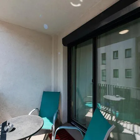 Sara - Stylish With Balcony Near Piata Obor