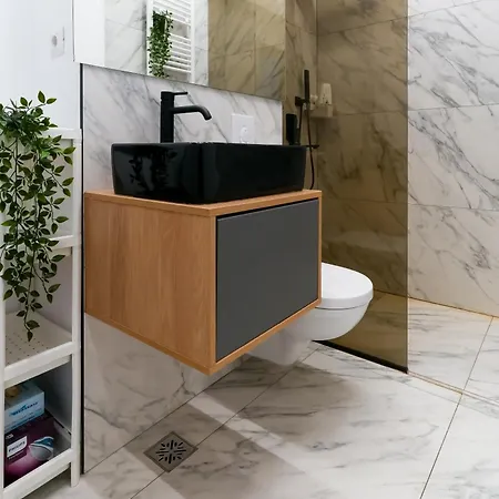 Sara - Stylish With Balcony Near Piata Obor *