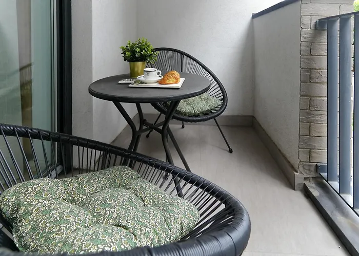 Sara - Stylish With Balcony Near Piata Obor Apartament Bukareszt